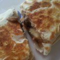 Piadina de jamón, mozzarella y champiñones